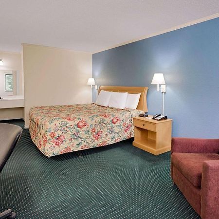 Days Inn By Wyndham Turbeville Shiloh Eksteriør bilde