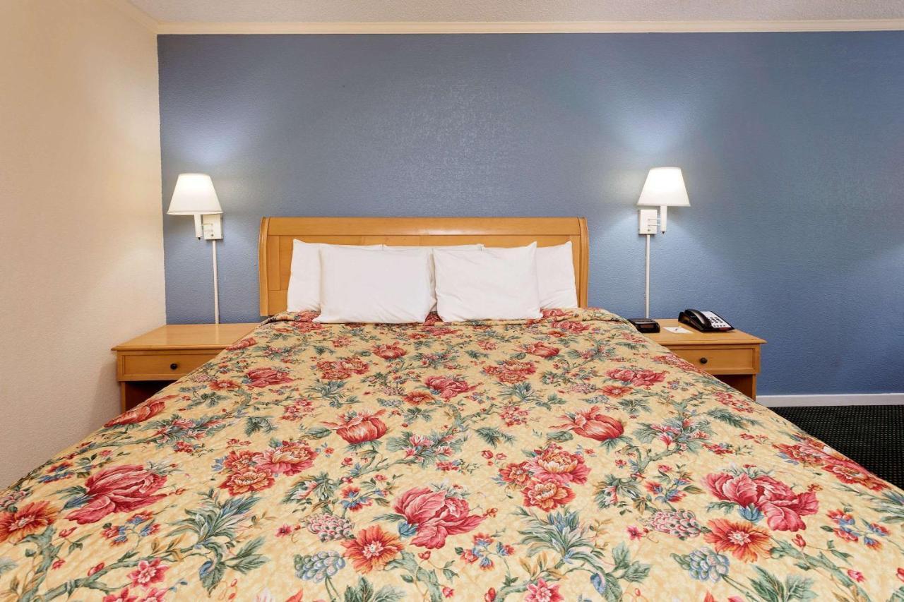 Days Inn By Wyndham Turbeville Shiloh Eksteriør bilde